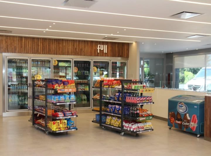 Delincuentes robaron una  caja fuerte del shop YPF  en ruta N° 8 y Azcuénaga