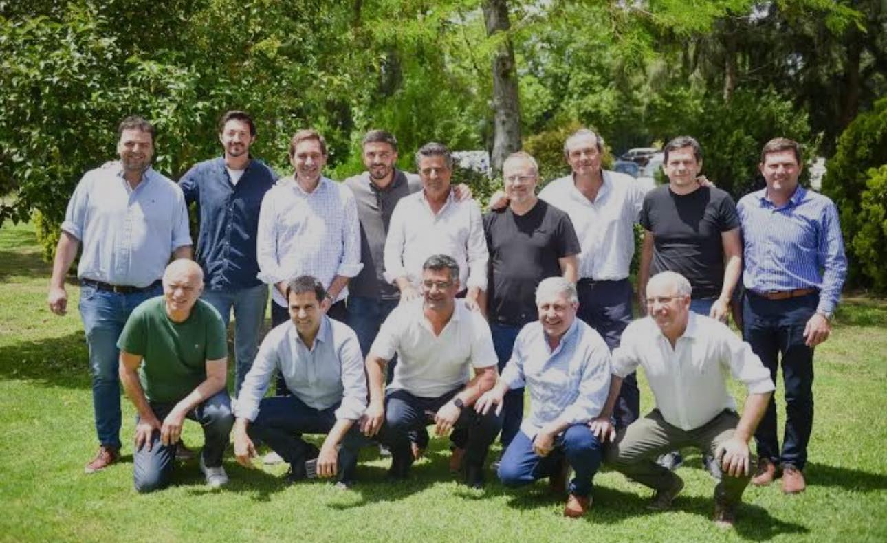 Una rebelión de intendentes macristas pone en crisis el acuerdo con Milei. Y , vos Javier , de qué lado estás ? 