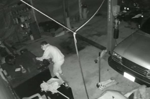 Delincuentes ingresaron  a un taller mecánico y se llevaron casi todo
