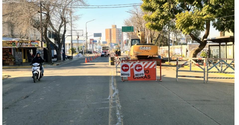 Obra de desagües pluviales sobre Avenida Irigoyen: Se recomienda transitar por vías alternativas