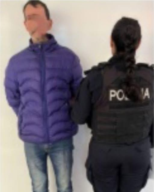 Aprehendido por amenazar  a su expareja con cuchillos