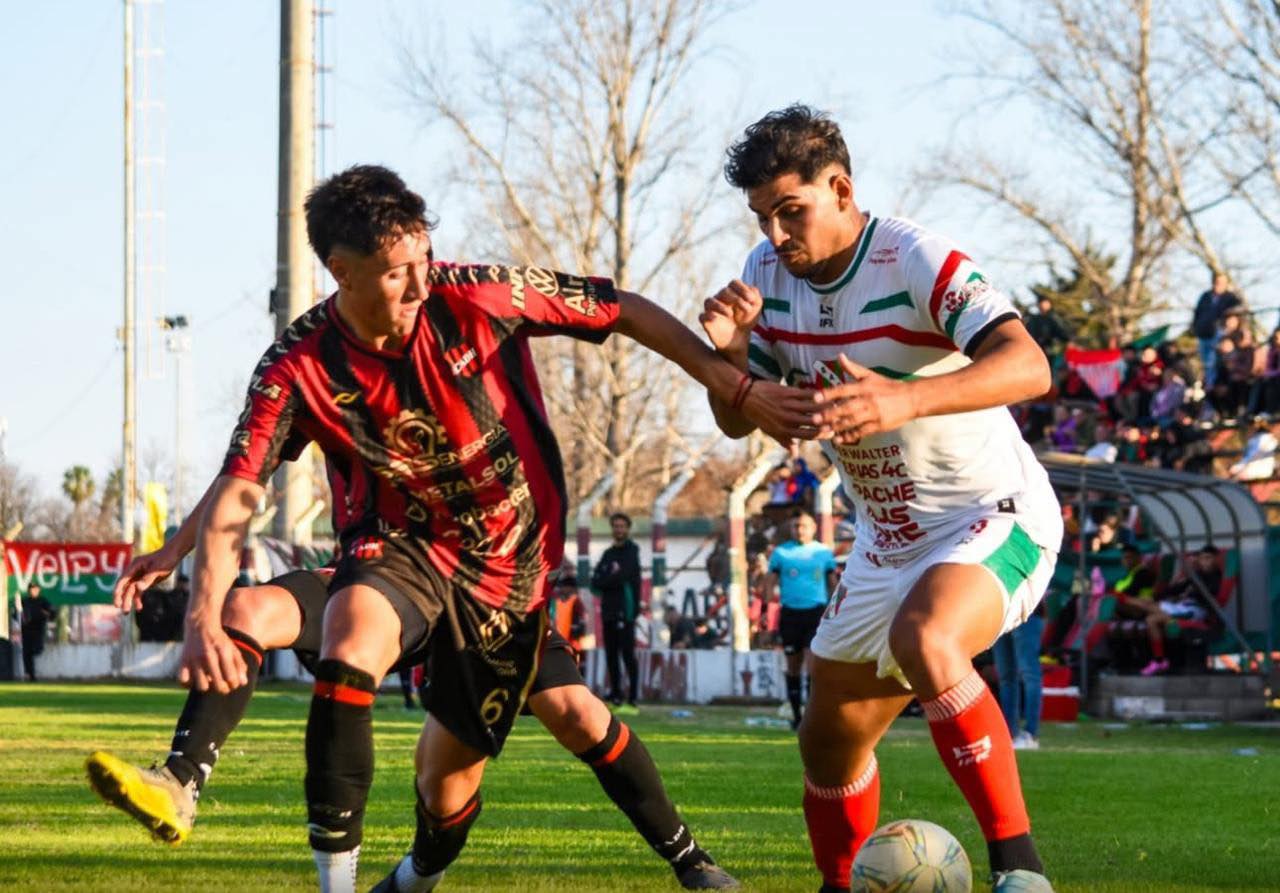 Douglas igualó ante Sportivo  Las Parejas en la última  fecha del Torneo Federal A