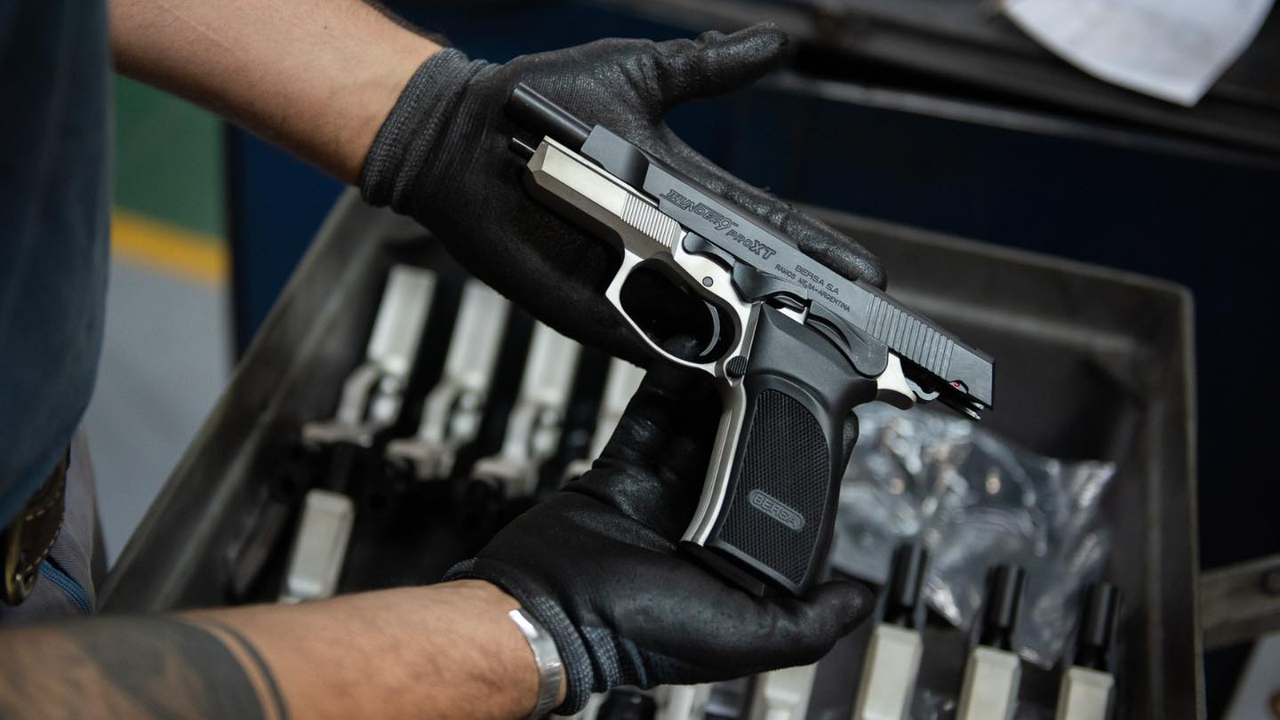 Robo en un taller mecánico: se llevaron  herramientas y varias armas de fuego
