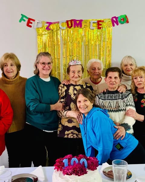 Angélica Chavero celebró sus 100  años y medio siglo en Davreux