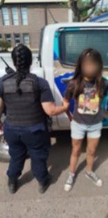 Aprehendida cuando empujaba  una moto robada en la vía pública