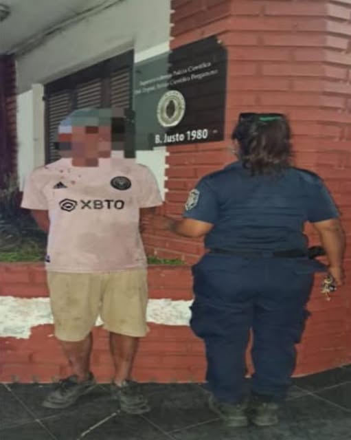 Un cuidacoches le pegó a una  policía y terminó tras las rejas 