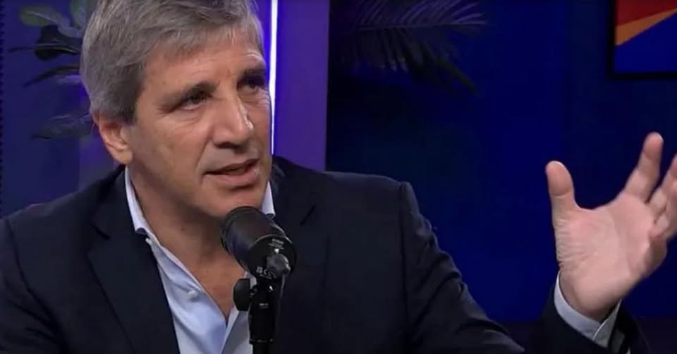 Caputo confía en una lluvia de  dólares de las empresas, pero  las provincias abren el paraguas