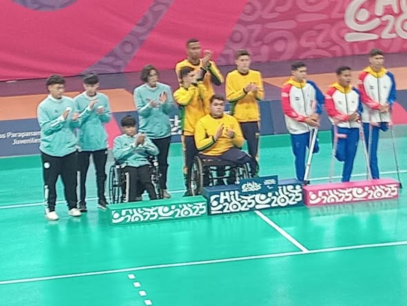 Fausto Bernal, orgullo pergaminense en la medalla de plata del vóley sentado argentino en Chile
