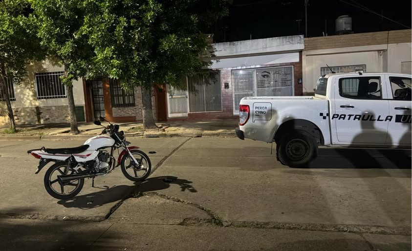 Colisión entre motociclista y  móvil de la Patrulla Urbana