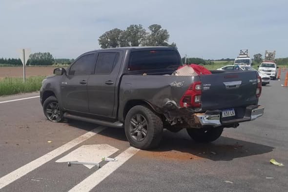 Marita Conti y su hijo protagonizaron un accidente en la autopista Pilar??Pergamino