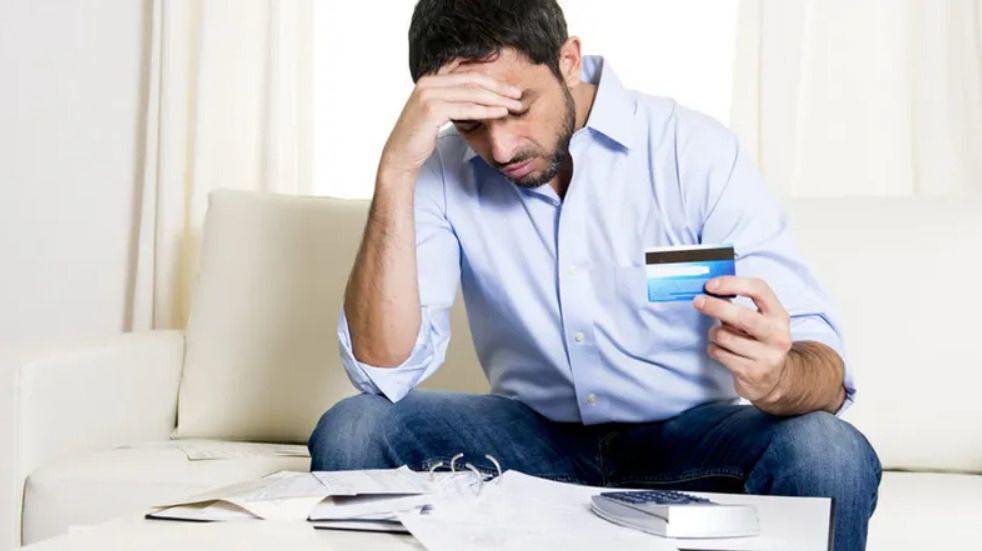 Se dispara la deuda con bancos y billeteras virtuales: ya supera los $5,6 millones por cliente.