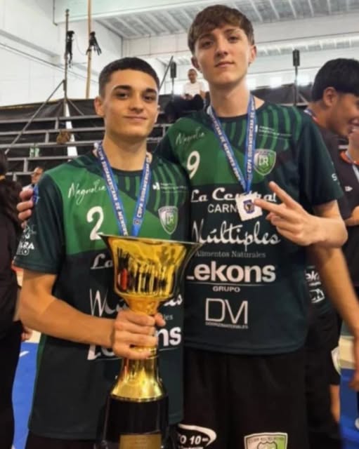 Facundo Violini y Nicolás Nader  subcampeones Sudamericanos  Sub-16 de Vóley de Chapadmalal