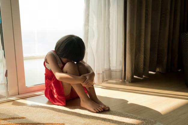 Una madre denunció que  su hijo adolescente abusaba  de su hermana de 7 años