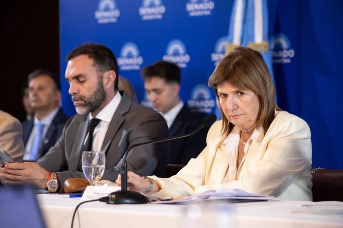 Bullrich pateó la Reforma  Laboral para el 10 de febrero