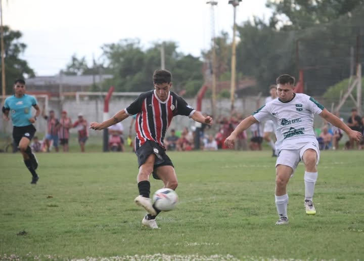 Racing sostuvo la serie y avanzó en el Torneo Regional Amateur