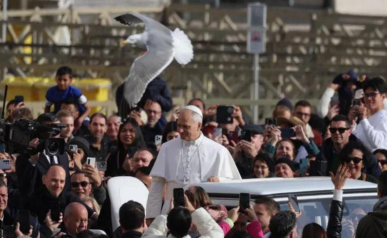 El papa León XIV recordó el sufrimiento en Gaza, y llamó a la paz en Ucrania y Rusia