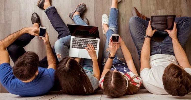 Francia dio media sanción a la  prohibición del uso de redes  sociales para menores de 15 años