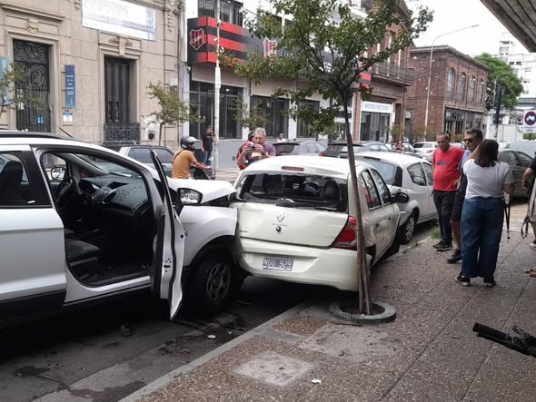Por razones que se tratan de establecer se produjo un choque múltiple en calle San Nicolás