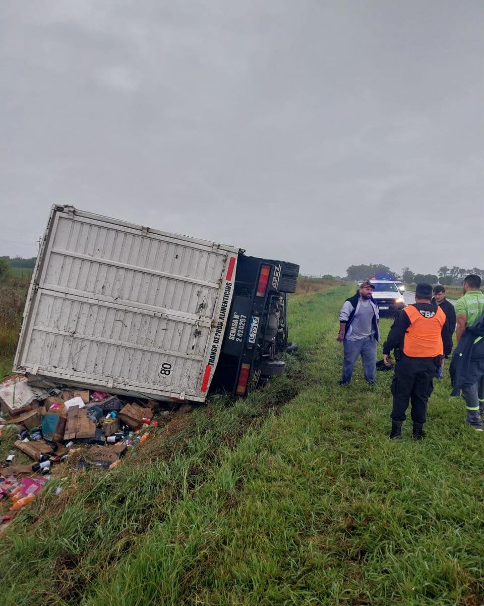 Despiste de un camión en la curva de Peña sobre la Ruta 188