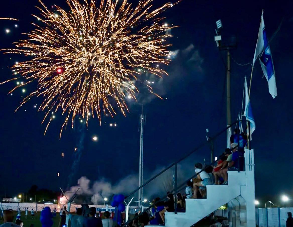 La emoción de ver crecer al club: Tráfico�??s inauguró su tribuna