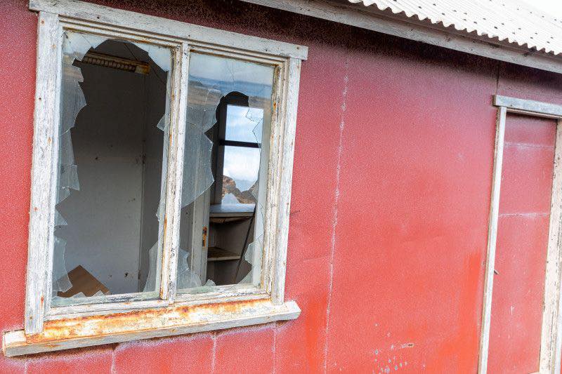 Noche de terror: amenazas de muerte y destrozos en una vivienda