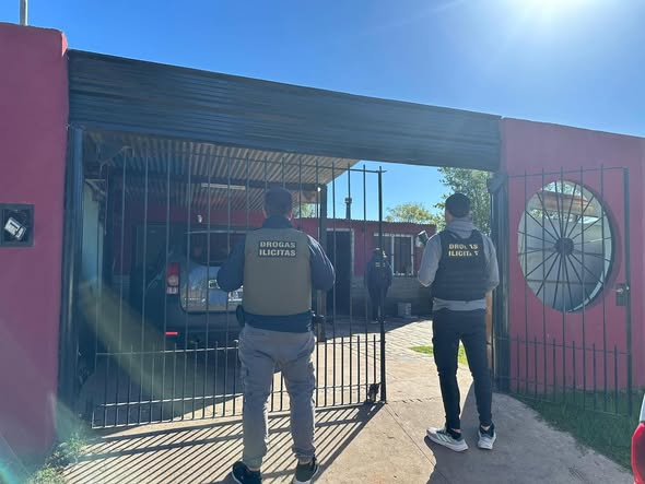 Golpe al narcomenudeo: desbaratan  la banda de 'El Capanga', en barrio  Jorge Newbery y detienen a 6 personas