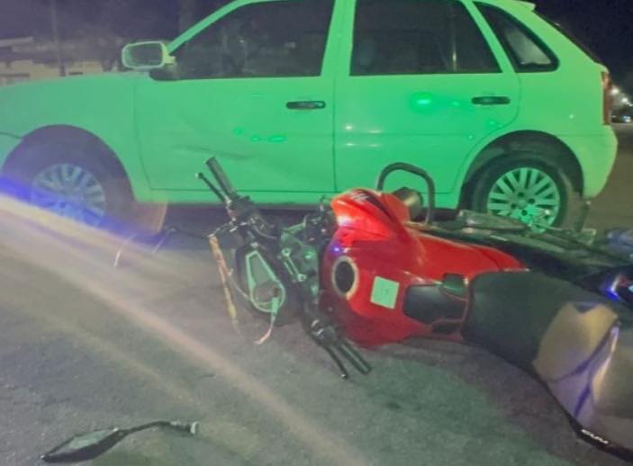 Un joven resultó herido tras chocar contra un auto estacionado en Avenida de Mayo