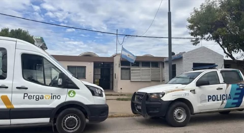 Un alumno de primaria agredió a cinco docentes en una escuela