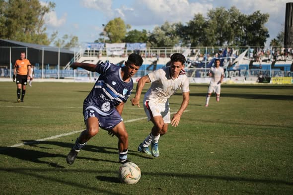 Douglas se quedó con un sólido triunfo en Concepción del Uruguay