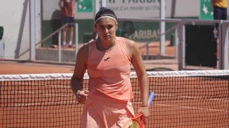 Riera arrancó firme en Estados Unidos y ya está en octavos del W100 de Charlottesville