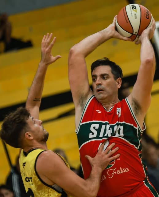 Argentino no afloja y manda con puntaje ideal en el basquetbol local
