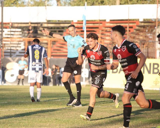 Federal A: Douglas juega en casa para seguir mandando