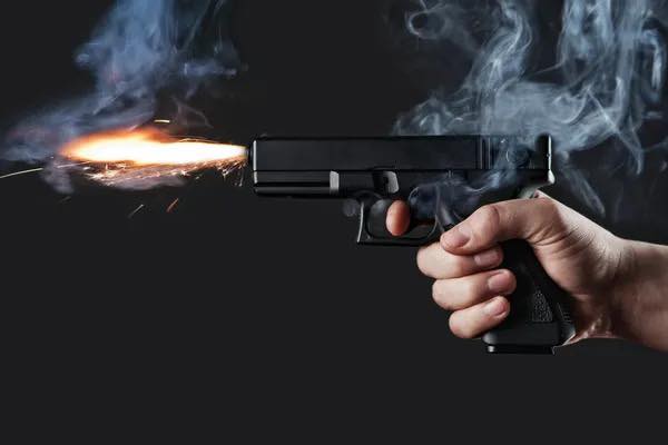 Balazo en las 512 Viviendas: un hombre herido llegó desesperado a la casa de su ex pareja para pedir ayuda