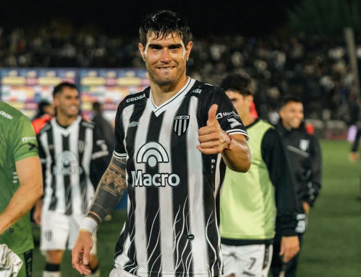 Ezequiel 'Chiqui' Muñoz, el muro  pergaminense que domina el  juego aéreo en la Liga Profesional
