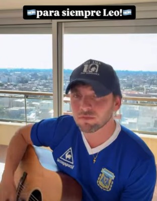 El médico que cura con música: la historia detrás del hit viral que Juan Martín Herrera le compuso a la Scaloneta