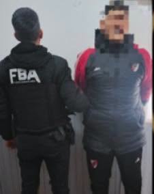 Allanamiento por amenazas terminó con un aprehendido y el secuestro de un hacha y municiones